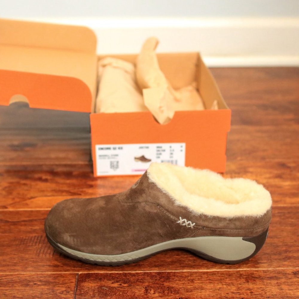 NEW--Merrell Cozy Leather Faux Fur Slip On's